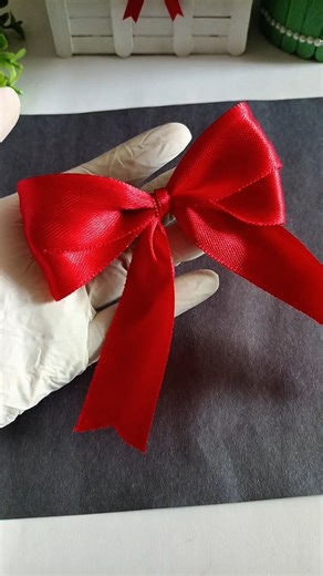 Easy ribbon bow tutorial 🎀|| how to make ribbon bow with fingers || ❣️#diy #craft #shorts