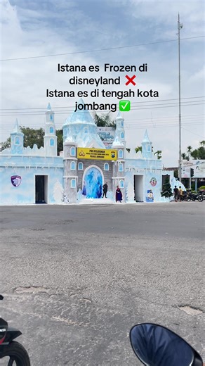 Istana Es di Jombang: Tempat Wisata yang Menakjubkan