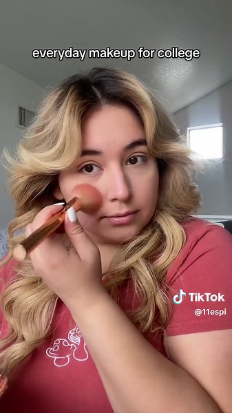 Everyday College Makeup Tutorial: Enhance Your Natural Beauty