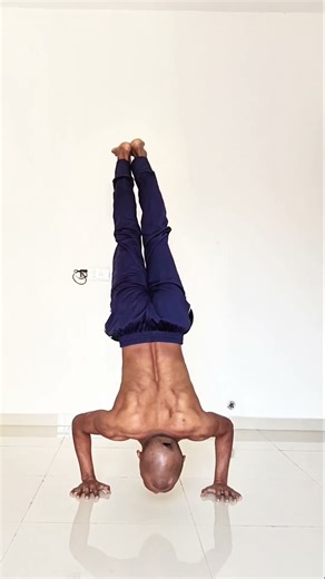 Hand push-ups #calisthenics #balancefitness