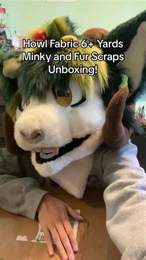 Cómo hacer un fursuit: Unboxing de scraps de Howl Fabric