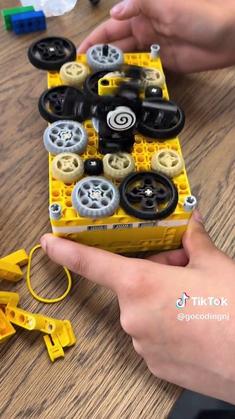 First Gear Mechanism for Kids: LEGO Robotics POV Build