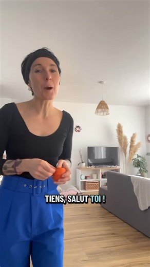 Elise Graviere on Instagram: "Équilibre acido-basique : la base pour un corps qui fonctionne bien. Fatigue, inflammations, digestion lourde, récup difficile… Et si ton terrain était trop acidifié ? 🔹 L’objectif : 👉 Favoriser les aliments alcalinisants 👉 Limiter l’excès d’aliments acidifiants 🥦 Côté alcalinisant : • Légumes • Fruits, gingembre • Herbes, épices, aromates, oléagineux, tisanes • Eau riche en bicarbonates 🍞 Côté acidifiant (à équilibrer, pas à supprimer) : • Viandes, poissons, œ