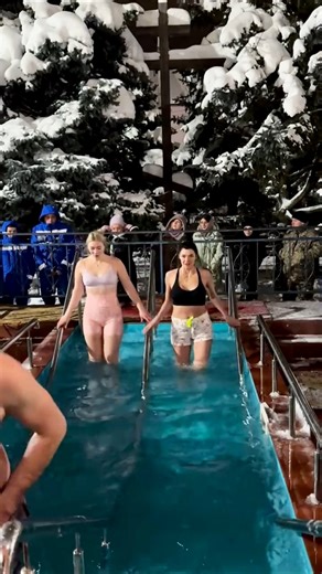 part396#Russian😱Girls vs👙Freezing Water🌊#Winter🧊Swimming Extreme Russian Tradition Epiphany#Ice Bath