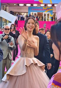 The beautiful woman in the world #jisoo #kimjisoo #JISOOMadameFigaroRisingStar #jisoocannes #cannes