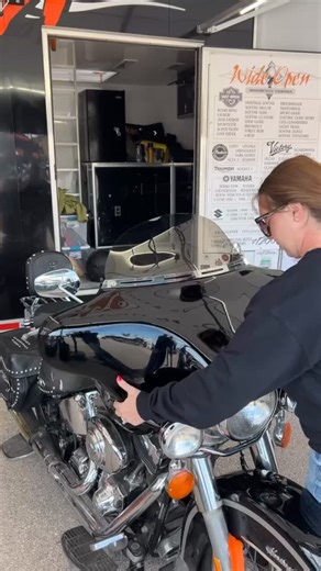 Wide Open Custom Fairings on Instagram: "Fairing on. ✅ Fairing off. ✅ With Wide Open Custom’s Quick Detach, you truly get the best of both worlds. Want the style, comfort, and protection of a fairing? Clip it on. Prefer more wind in your face? Pop it off in minutes. So to all the fairing haters out there—relax 😎. You can still get hit in the face with bugs if that’s your thing. Either way, Wide Open’s got you covered. 🏍️🔥 #WideOpenCustom #QuickDetach #MotorcycleFairing #BestOfBothWorlds #Ride