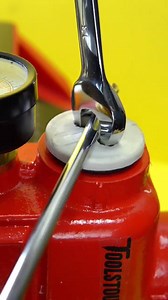 3.4M views · 2.1K reactions | How to remove the stuck lid #tips #tutorials #toolstour #tricks #tricktoday | Toolstour | Facebook