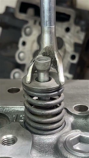 Master the art of valve installation: an easy & effective guide #TipsOtomotif #Asmr