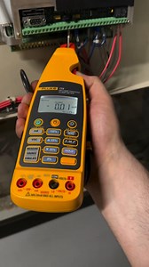 Cheers to another #FlukeFriday with an amazing fan feature. Check out how @serial_chiller_hvac (on Instagram) uses different methods measuring 4-20mA, with Fluke 773 Milliamp Process Clamp Meter and Fluke 1587FC Insulation Multimeter. "Verifying the input to the regulator board for a Carrier 19XRV. Measuring a current signal with a traditional multimeter involves breaking the loop and measuring in series with the signal wire. With the Fluke 773 simply clamp on the signal wire for an instant accu
