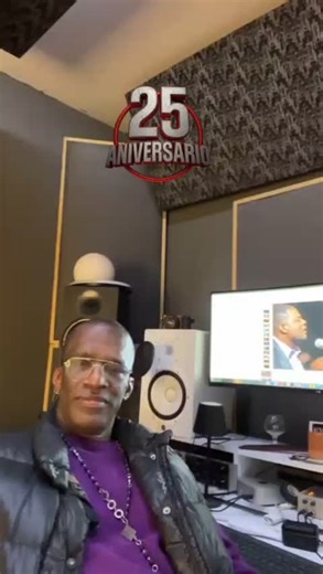 𝗪𝗶𝗹𝗺𝗮𝗻 𝗠𝗼𝘀𝗾𝘂𝗲𝗿𝗮 Compositor y Fundador de Yambao Orquesta la cual llegó a México en el año 2000 y fue participe de la evolución Mambo Café a lo largo de los años. Recorriendo La República Mexicana en los diferentes Mambos Café ↙️ * Cancún * Los Cabos * Torreon * Veracruz * Playa del Carmen * Villahermosa por mencionar solo algunos tanto con #yambaoorquesta como con #CaliAjiOrquesta 𝗡𝗢 podemos contar la Historia de 𝗠𝗮𝗺𝗯𝗼 𝗖𝗮𝗳𝗲 sin la presencia y aporte de 𝗪𝗶𝗹𝗺𝗮𝗻 𝗠𝗼�