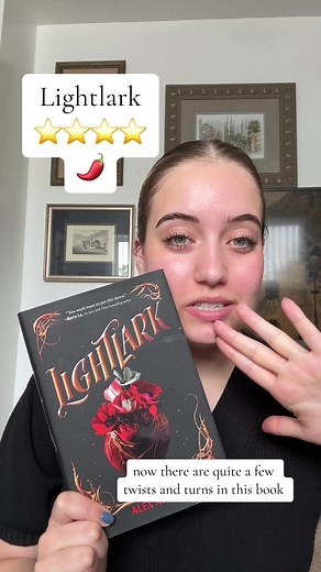My second time reading Lightlark and I still loved it!! #booktok #readingchallenge #bookrecommendations #bookreviews #romantacybooks #fantasy #tbr #fantasybookseries #romantacy
