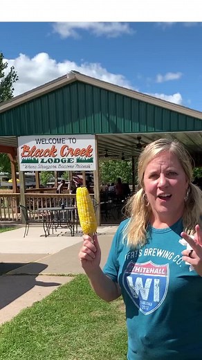 HOW DO YOU EAT IT? What's the right way to eat Corn on the Cob? Is there a proper way? #corn #cornonthecob #funnyvideo #wisconsin #funny #labordayweekend #weekendfun #endofsummer #goodtimes #blackcreeklodge #chasingrvsunshine #blakeshelton | Chasing Our Sunshine