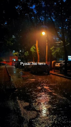 “Baadal jaisa pyaar hai tera, saagar jaisi pyaas hai meri... ❤️🫶” #lyrics #trending #shorts #love