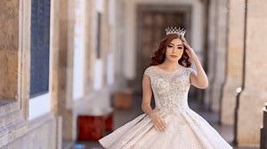 1.9K views · 36 reactions | Modelo RC2410-S1 ⚜️ Hermoso modelo en Tonos degradado lila , contraste con hermosas aplicaciones plata , Diseño en transparencia frontal & trasera . Falda Circular con cauda de 200 cm integrada. Un diseño inspirado en La elegancia & Realeza de una verdadera Reyna COLLECTION - ESPOIR 2022  Agenda Tu Cita Ya ! Tijuana : +52 664 776 9427 Michoacan: +52 4525264999 | Casa Votre | Facebook