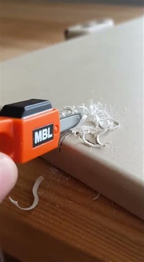 Mini Chainsaw vs Plastic Clipboard 🪚