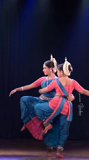 INDIAN CLASSICAL DANCE & ART🇮🇳 | 🌙💙🔱 Ardhanareshwar 🌙💙🔱 ❤️💙Video @manasbabu_dance_photographer_ ❤️💙 ❤️💙💃🏼❤️💙Dancers : Smt.Rajashri Praharaj & @preetishamohapatra ❤️💙💃🏼❤️💙... | Instagram