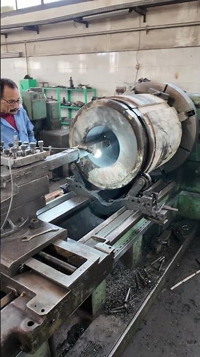 Heavy duty boring job using a tool post attachment on the lathe 🔥 #machining #manufacturing