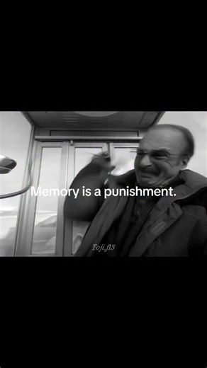 Anutosh Ghosal on Instagram: "😓. . . . . 1997年の映画 『タイタニック』 は、ジャックとローズの運命的な愛を通 じて、悲劇の霧の中でも続く感情の深さ を示す作品です。ジェームズ・キャメロ ン監督のスタイルは、派手な演出よりも キャラクターの感情に焦点を当て、私の 心を何度見返しても泣かせます。船が沈 むシーンだけでなく、二人が互いを見つ め合う瞬間がより記憶に残ります。 ‎セリーヌ・ディオンの「My Heart Will Go On」 は、 これらの感情を完璧に完成 させます。 最初は穏やかですが、 ある部 分で自然に心臓が激しく鼓動する感覚を 与えます。 特に後半のボーカルが、 映画 のジャックとローズの最後のシーンと重 なり、心を悲しくさせます。 多くの人が 「この曲が流れると、知らず知らずのう ちにシーンが浮かぶ」 と言うように、映 画と音楽が自然に結びついた曲です。 1998年のアカデミー賞は人気だけでは なく、聴く者に「時代を感じさせる力」 を与え、時が経っても色褪せないパワー を持っています。 静かな夜に一人で映画 を観終えたよ