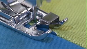 SINGER® Edge Joining Presser Foot Tutorial www.singer.com #singer #swing #diy #singerlove #easyswing #sewinaddict #singermiddleast #singer_africa #تصميم #ابداع #خياطة #ماكينات_خياطة #تفصيل | Singer Africa Middle East Ltd. | Facebook