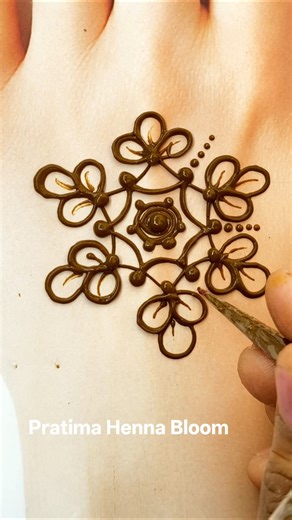 Trending Floral Mehndi Design 😍 | Full Hand Look in Seconds#mehndi #shorts #mehndidesign