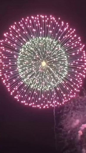 1.9K views · 34 reactions | 10 inch JAPAN display shell (thousand of flowers, PEONY etc) #fireworks #fireworksdisplay #fireworkshow #Boom #FourthofJuly #4thofJuly #huge #pyro #pyrography | Pyro Lovers United | Facebook