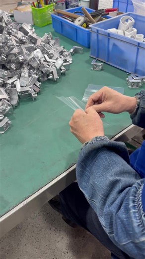 Pack our door and window accessories.#supplier #doors #windows #hardware #aluminumalloy