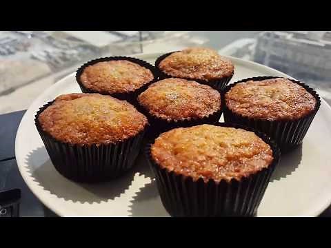 Super Moist Banana Cupcakes