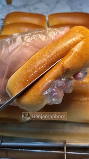 Thai Tea Custard Bread