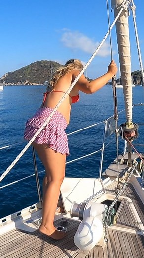 LA VIDA A VELA Sailing My Life on Instagram: "BIODOLA BAY, A NEW DESTINY ⛵ We continue exploring Elba Island and sail to Biodola Bay. Beautiful beaches and coves are a natural gift with oak forests, pine trees, rocks and super clear waters. Will you join us in our journey? Watch episode 132 on our YouTube channel and enjoy the full & uncensored movie on our website (Bio for links) "