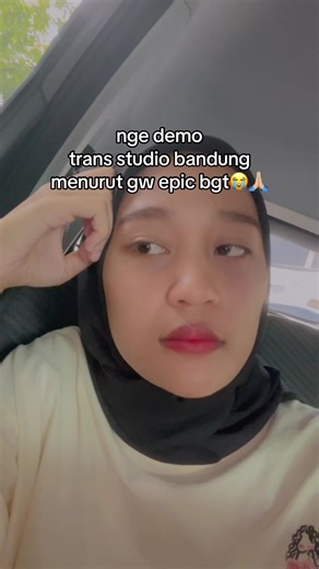 Demo Epic di Depan Trans Studio Bandung