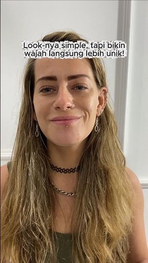 Mid Labret Piercing - Bali