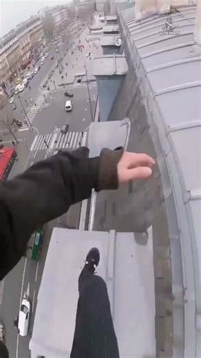 INSANE Freerunning Fail or Save? Watch Till the End! ☠️☠️😯😯 #action #shorts #shortvideo #crazy