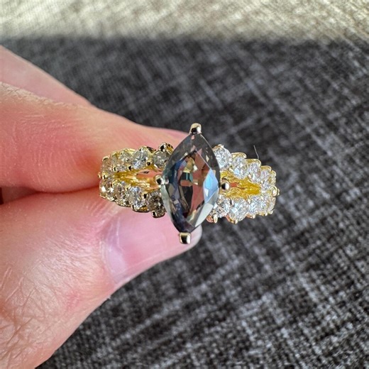 18k Yellow Gold Natural Color Changing Alexandrite Ring With Diamonds - Etsy