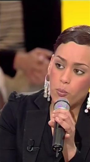 Amel Bent chantait "La Bohème" de Charles Aznavour, avec Christophe Alévêque