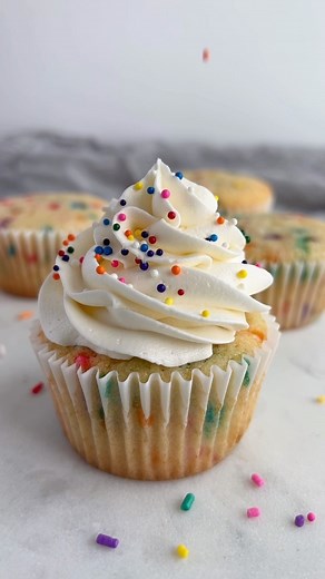Celebrate with easy confetti cupcakes! Recipe on cakemehometonight.com! #confetti #funfetticupcakes | Cake Me Home Tonight