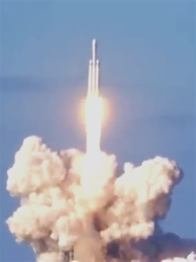 Falcon Heavy is one of the world's most powerful rockets. A modified Dragon on FH could do Artemis 2 & 3 for a fraction of the SLS cost, but NASA rejected it for the overbudget Jobs program called SLS. #spacex #moonbase #spaceflight #spacexploration #nasa #america #crewdragon #moon #moonbaseaplha #spacexvsnasa