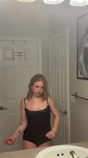 look at me learning new dancesss😛 #girlnextdoor #relatablegirl #relatablecontent #dailyvibes