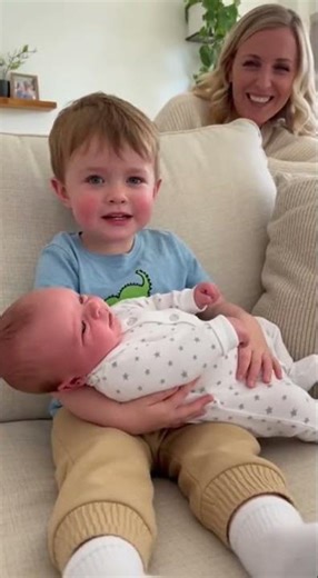 Rude Baby Moment 😂 You Won’t Stop Laughing!#BabyComedy #FunnyShorts #KidsFun #LOLVideo #funnyshorts