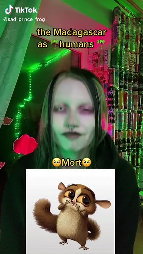 Madagascar Cosplay: Morty Reveal