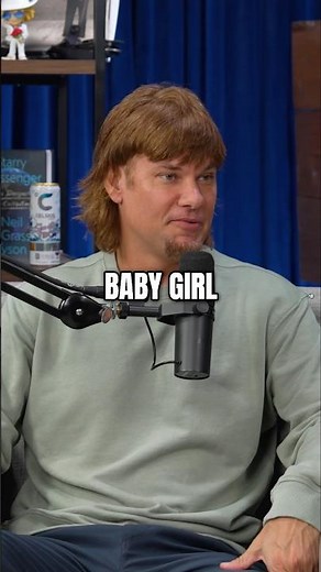 Theo Von Puts the Moves on Her