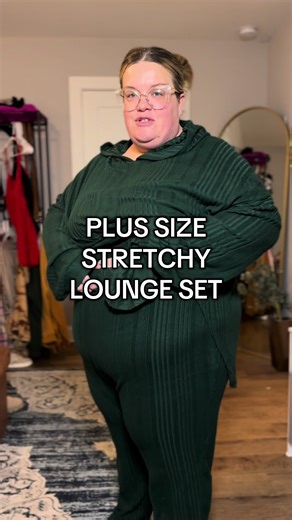This plus size lounge set comes up to size 8X! #creatorpicksambassador #tiktokshopcreatorpicks #tiktokshopholidayhaul #loungeset