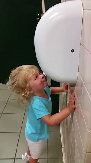 HILARIOUS! Toddler plus high powered hand dryer