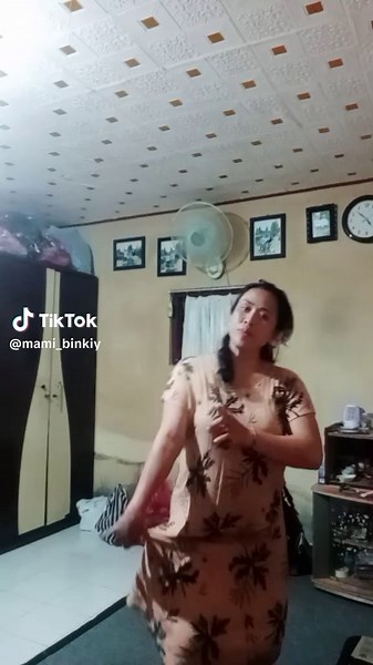 MAMI BINKII_0421 (@mami_binkiy)’s videos with suara asli - yoga.rtd