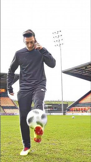 Mesut Ozil Incredible Vision and Passing Skills