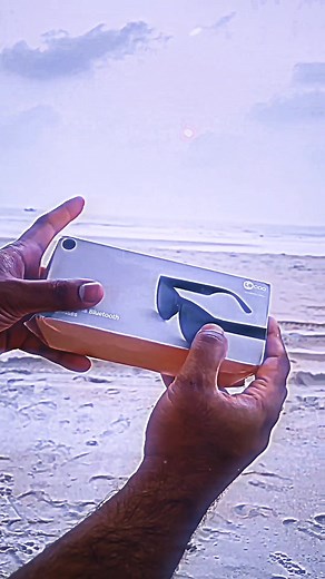 𝗬𝗼𝘂’𝘃𝗲 𝗯𝗲𝗲𝗻 𝘄𝗲𝗮𝗿𝗶𝗻𝗴 𝗴𝗹𝗮𝘀𝘀𝗲𝘀 𝗮𝗹𝗹 𝘄𝗿𝗼𝗻𝗴… 𝗧𝗛𝗜𝗦 𝗰𝗵𝗮𝗻𝗴𝗲𝘀 𝗲𝘃𝗲𝗿𝘆𝘁𝗵𝗶𝗻𝗴. Let’s be honest—glasses were supposed to make life easier, not harder. But between switching to earbuds for calls, reaching for your phone every 5 minutes, and straining your eyes from screen time... your “simple” glasses aren’t doing enough. These SMART GLASSES are about to change the way you see and experience your entire day. This isn’t just eyewear—it’s a hands-free communicati