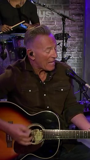 Bruce Springsteen & E Street Band 'Brilliant Disguise' Performance on Howard Stern Show