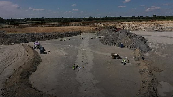 Researchers find nearly 200 dinosaur footprints during Oxfordshire quarry dig