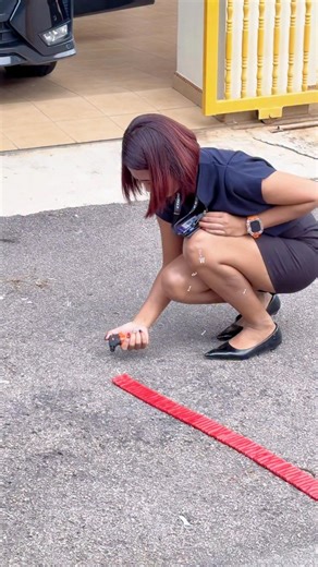 年初七｜开工大吉 🧨✨ 第一次点红炮， 愿今年客户满满， 单单成交， 财源滚滚来🔥🔥🔥 | Cassandra May