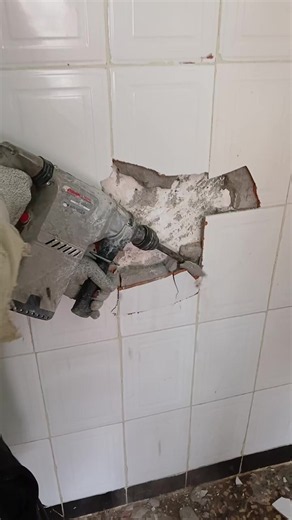 Rénovation maison AADL : décapage et décoration intérieure