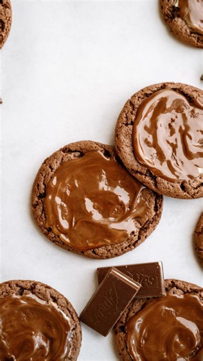 Six Sisters' Stuff | Easy Recipes on Instagram: "🍫 Andes Mint Cookies 🍫 The perfect combination of mint + chocolate with just 4 ingredients and made in under 30 minutes! Comment “cookies” below and we’ll send you the recipe for this one and our other favorite Christmas Cookies - or find them all on our website."